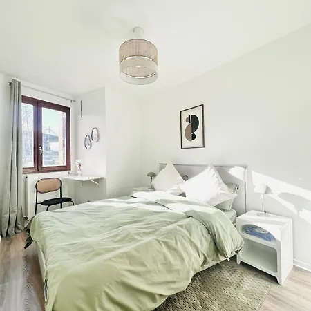 Direct Metro To Paris, 3-room-flat With A View, Stade De France, Free Parking Appartement *