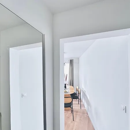Direct Metro To Paris, 3-room-flat With A View, Stade De France, Free Parking Appartement Saint-Denis (Seine-Saint-Denis)